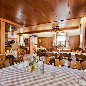 Landgasthaus Kreuz Beim Tom Gasthof