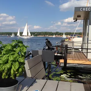 https://wasserapartment-wannsee-1.find-berlin-hotels.com